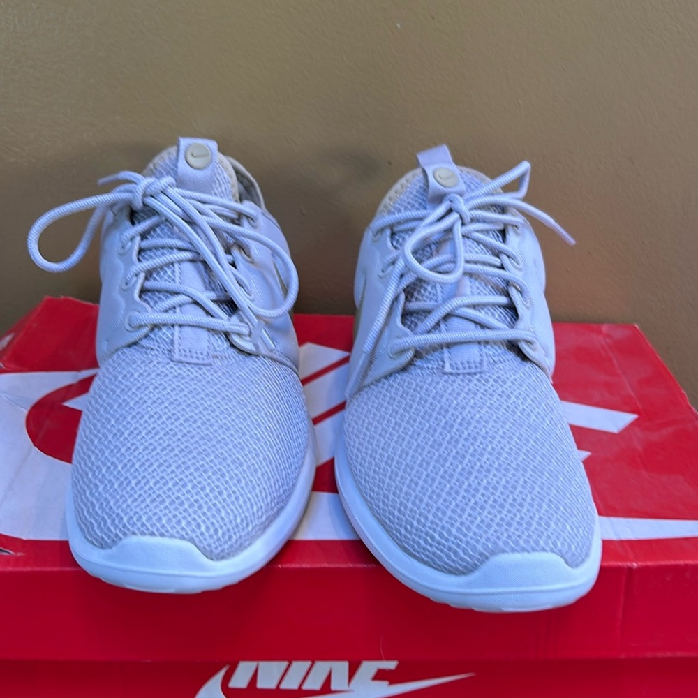 Nike Roshe two